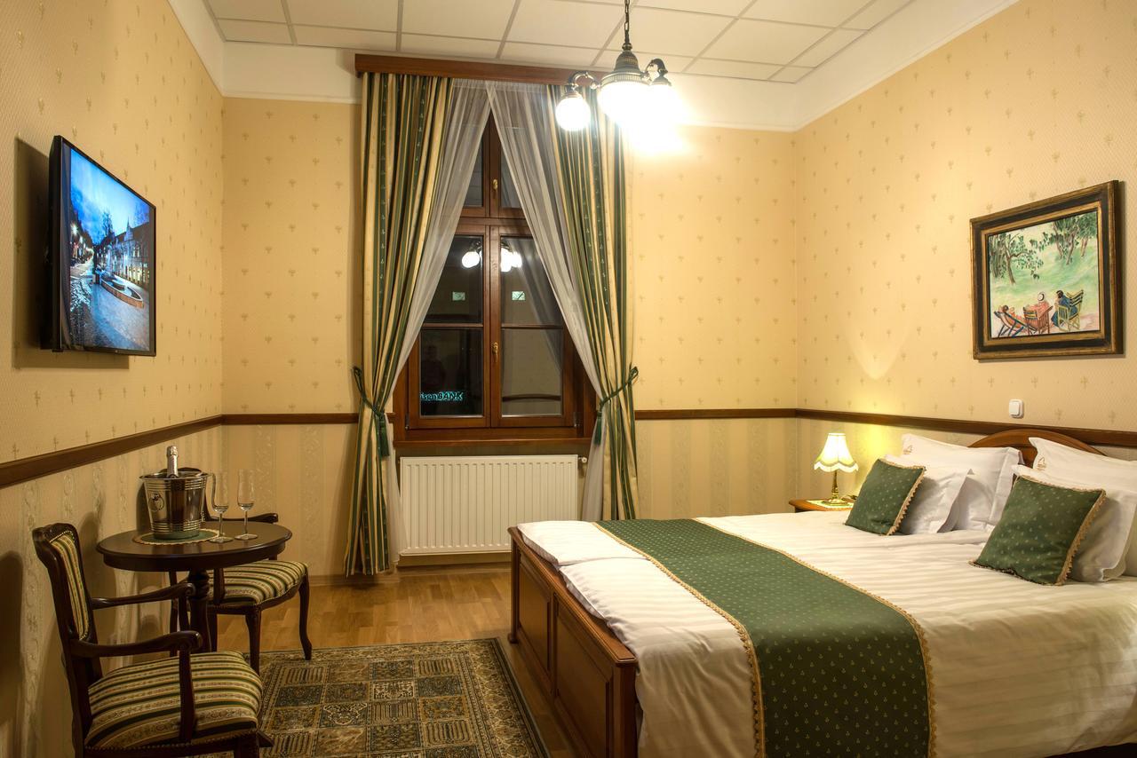 Szekszard Szallo Exterior foto